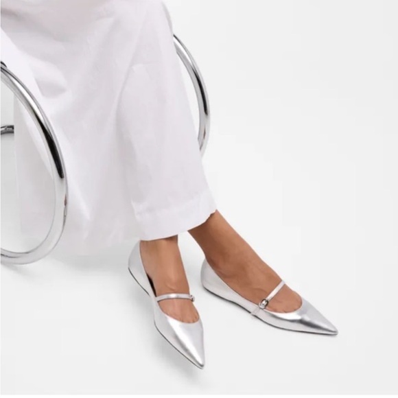 STUART WEITZMANEMILIA LEATHER MARY JANE FLATS Metallic size 8.5 NEW